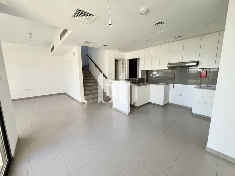 Modern Townhouse | Spacious | Unfurnished