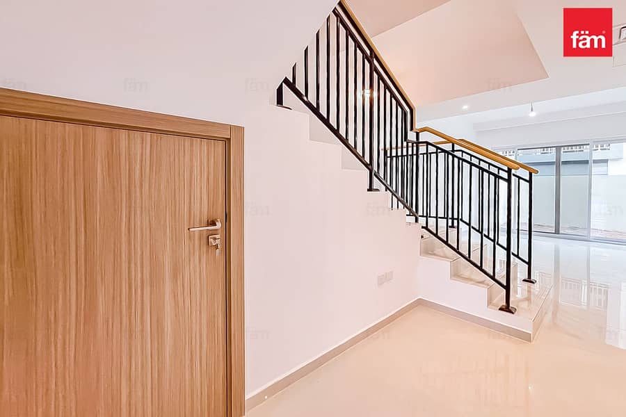 Vastu Complaint | Brand New | End Corner - Image 12