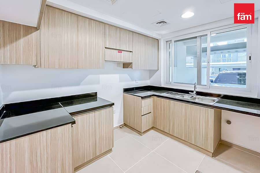 Vastu Complaint | Brand New | End Corner - Image 15