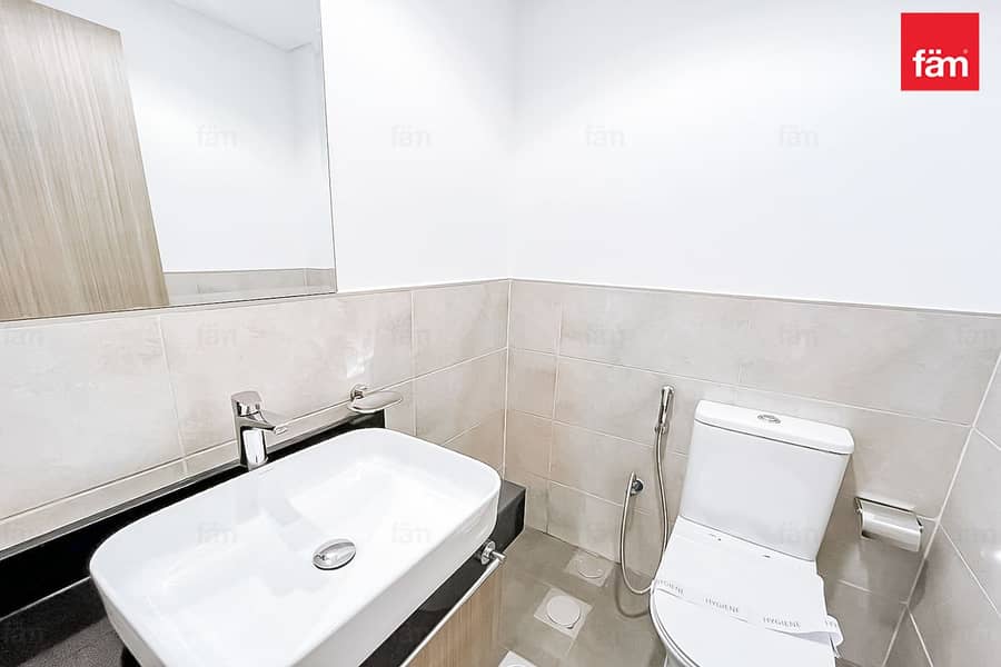 Vastu Complaint | Brand New | End Corner - Image 17