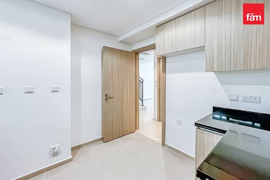 Vastu Complaint | Brand New | End Corner - Image 21