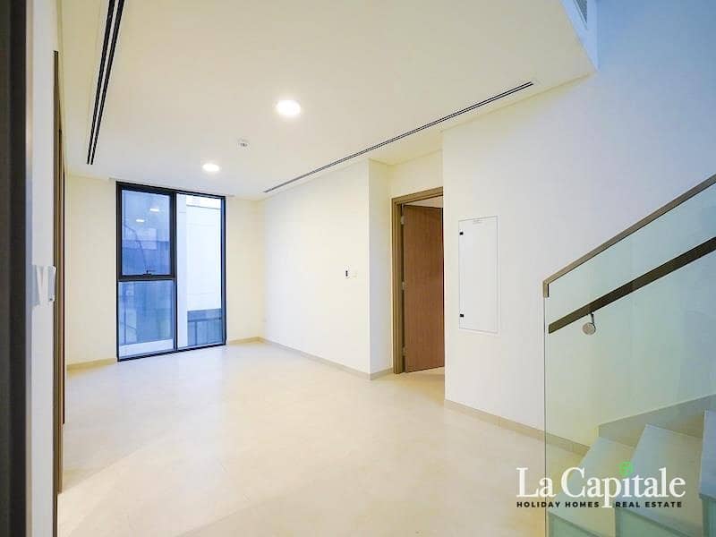 Prime Location | Access to Park | Ready to Move