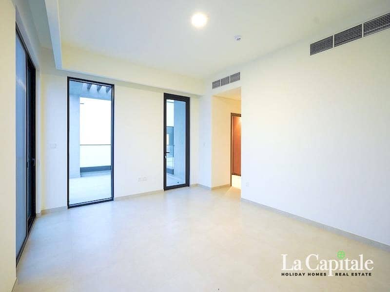 Prime Location | Access to Park | Ready to Move - Image 7