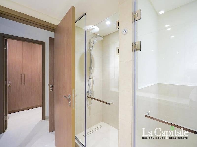 Prime Location | Access to Park | Ready to Move - Image 11