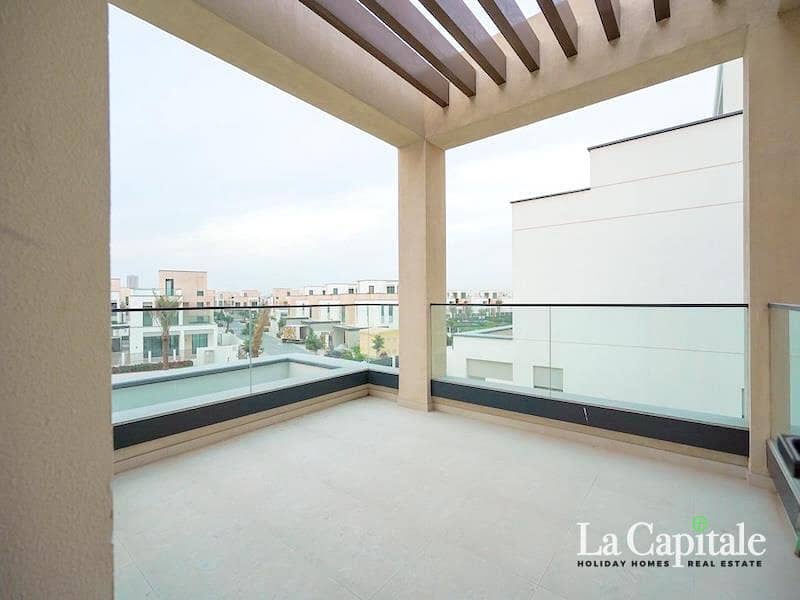 Prime Location | Access to Park | Ready to Move - Image 14