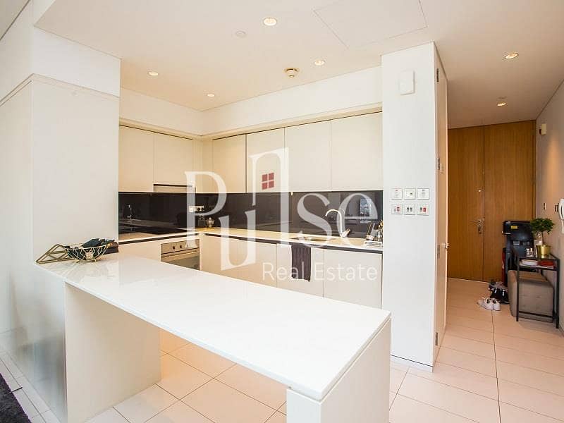 Spacious 1BR Layout | DIFC and Sea Views - Image 7