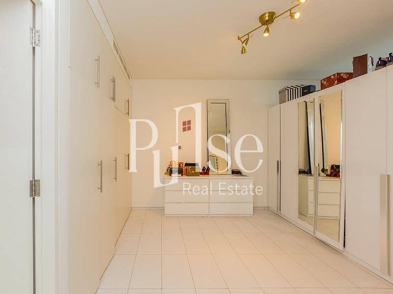 Spacious 1BR Layout | DIFC and Sea Views - Image 8
