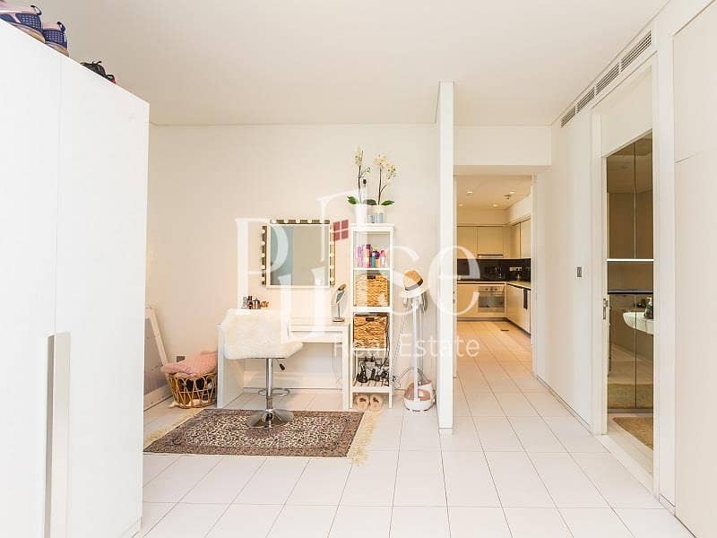 Spacious 1BR Layout | DIFC and Sea Views - Image 10