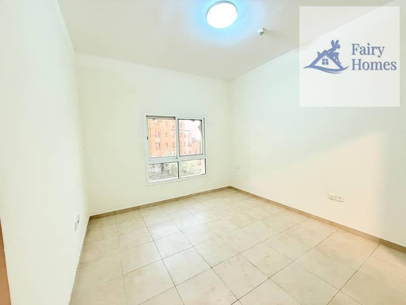 Ready to Move | Vacant 2BHK with Balcony