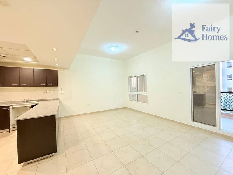 Ready to Move | Vacant 2BHK with Balcony