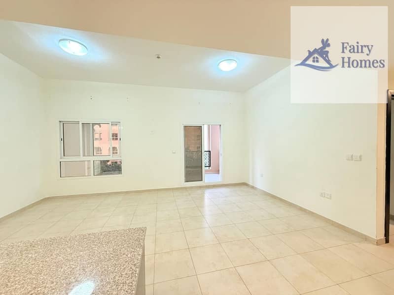 Ready to Move | Vacant 2BHK with Balcony