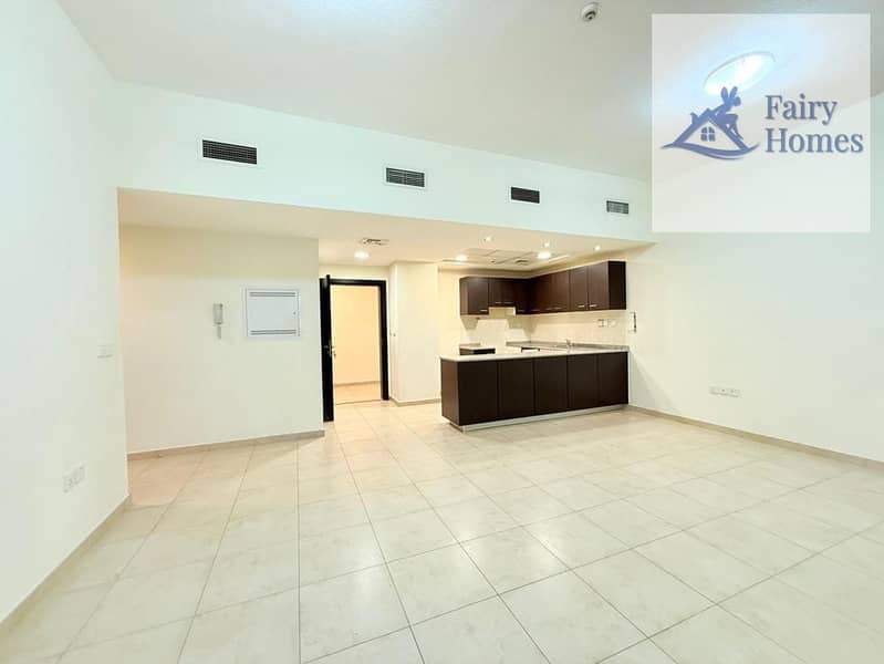 Ready to Move | Vacant 2BHK with Balcony