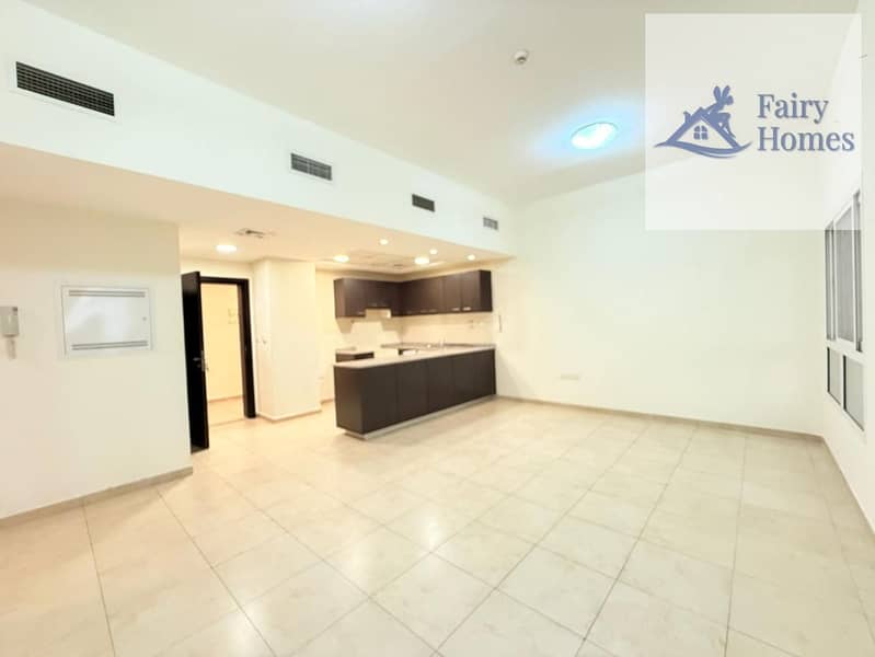 Ready to Move | Vacant 2BHK with Balcony - Image 13