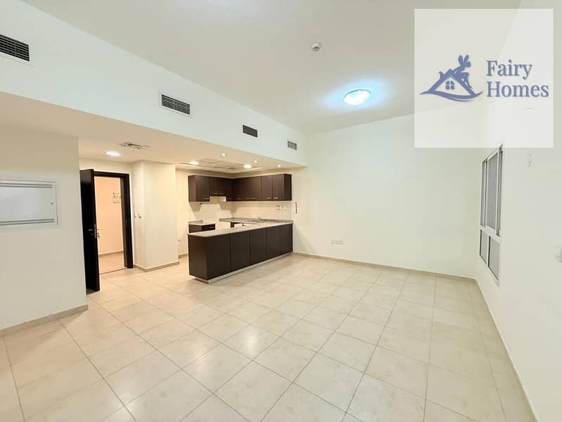 Ready to Move | Vacant 2BHK with Balcony - Image 18