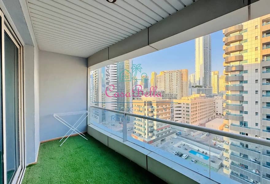 Spacious Upgraded | Chiller Free | Near Metro Tram