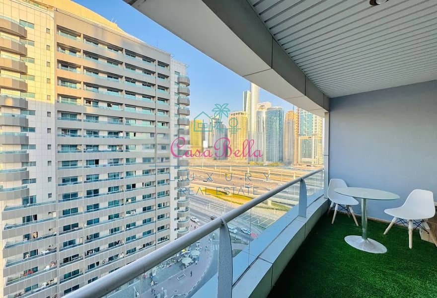 Spacious Upgraded | Chiller Free | Near Metro Tram