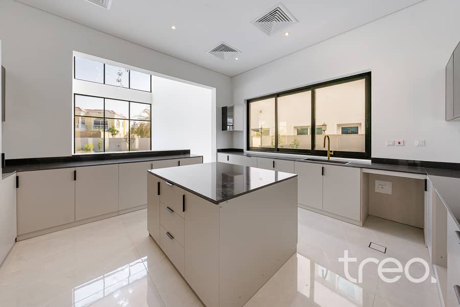 Luxury Custom | Brand New | Smart Home - Image 10