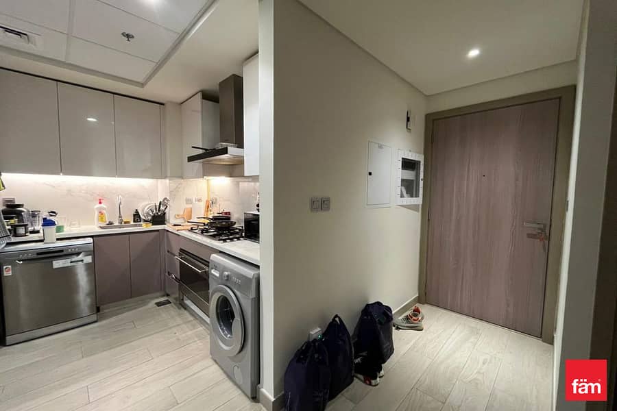 Huge Layout | Ready to Move | Best offer . - Image 10