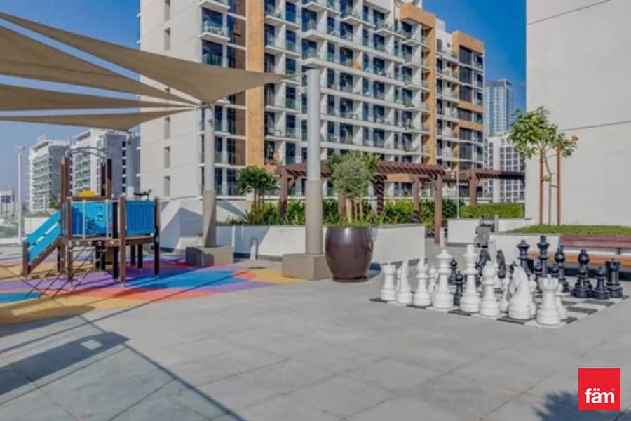 Huge Layout | Ready to Move | Best offer . - Image 12