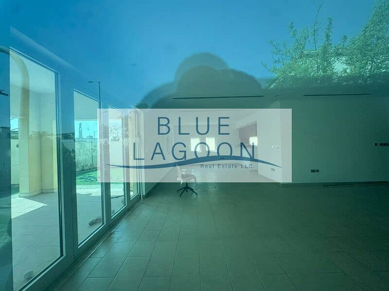 Exclusive Villa | Community Views | Family-Friendly Living - Image 6