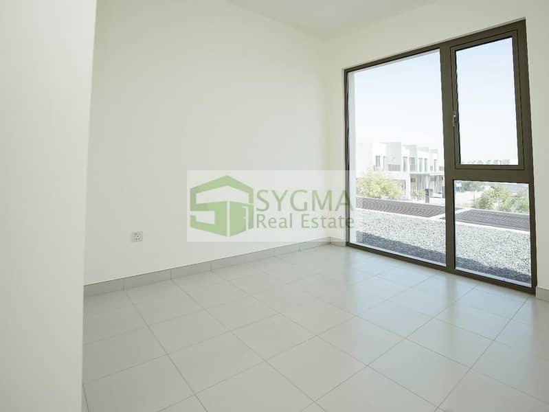 Pool View | Single Row | Best Layout - Image 6