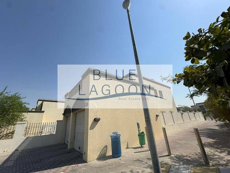 Exclusive Villa | Community Views | Family-Friendly Living - Image 8