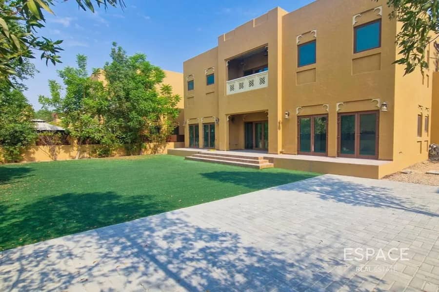 Community Pool - Vacant - Large Plot