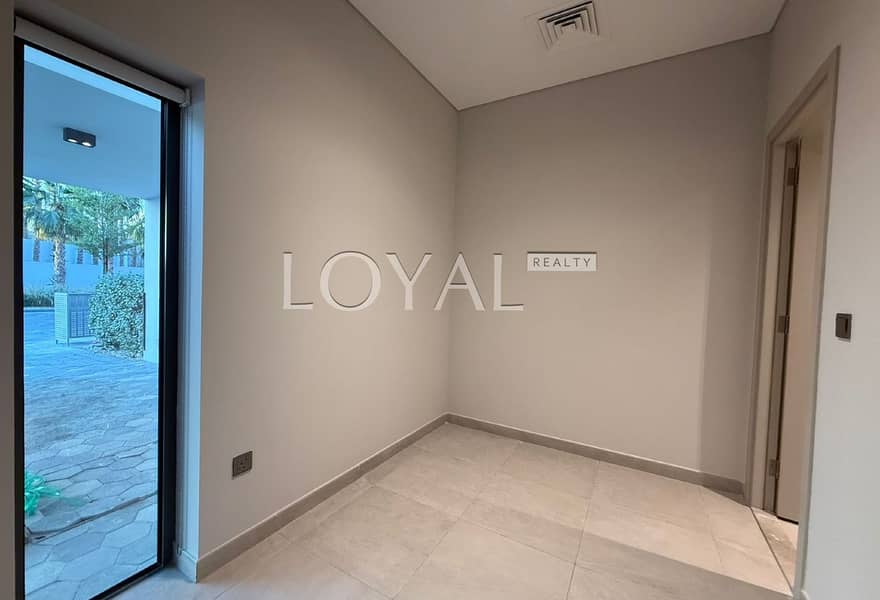 Corner | Near to Amenities | Negotiable - Image 15