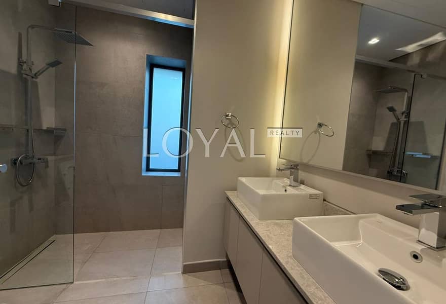 Corner | Near to Amenities | Negotiable - Image 18