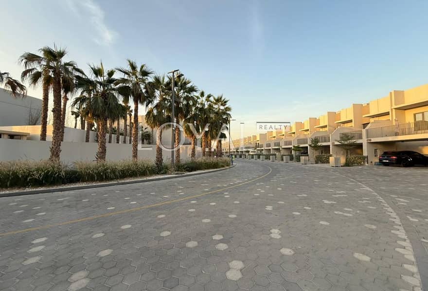 Corner | Near to Amenities | Negotiable - Image 23