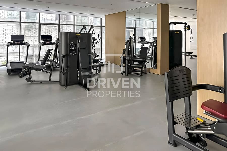 High Floor | Burj View | Large Layout | Vacant - Image 9