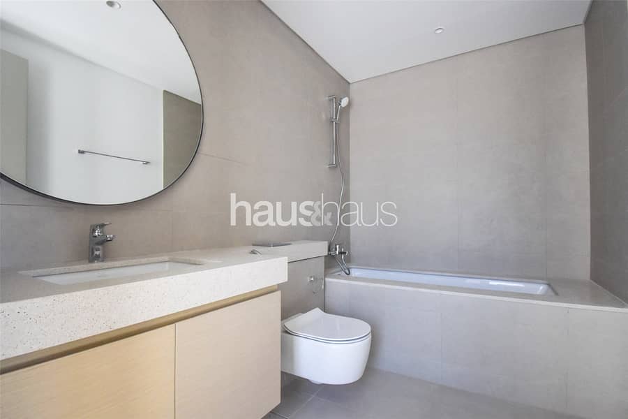 Corner Plot | Close to Pool | Modern | Vacant - Image 11