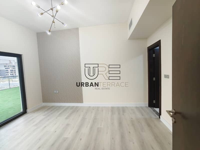 Large terrace I Vacant on Transfer I WELL - DESIGNED - Image 6