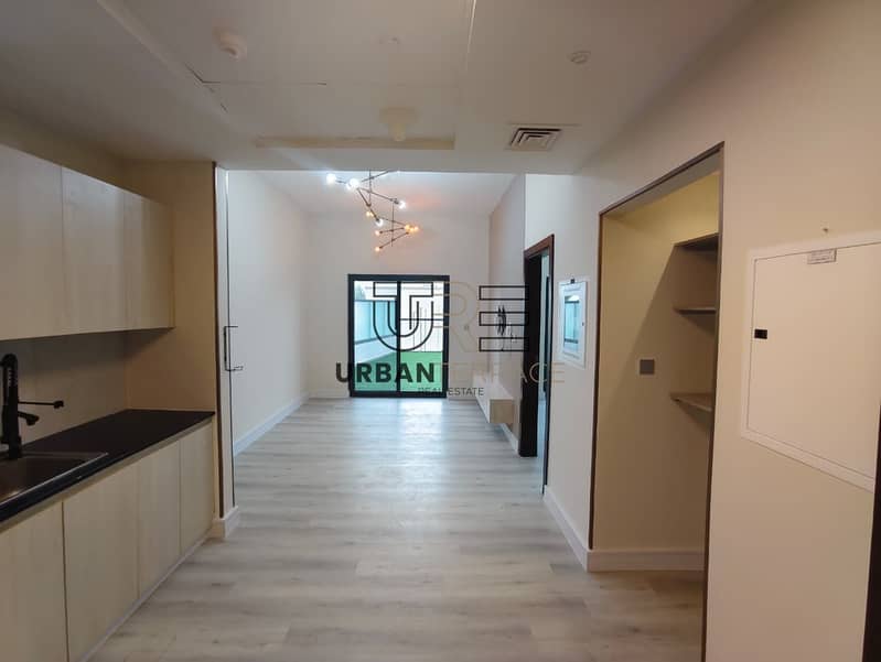 Large terrace I Vacant on Transfer I WELL - DESIGNED - Image 7