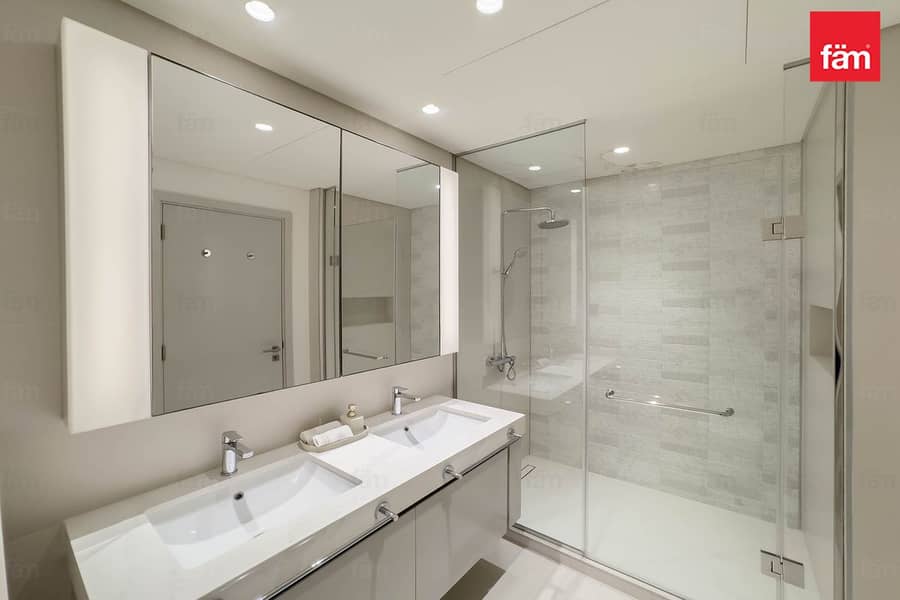 Full Marina Views | Upgraded | Private Beach - Image 20