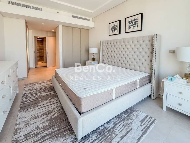 Mid Floor | Skyline View | Vacant - Image 10