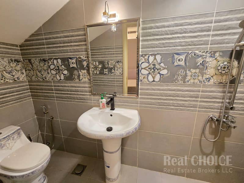 Bright & Beautiful | Furnished | 4BR Villa - Image 23