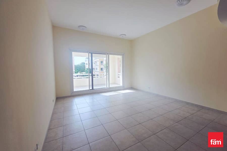 Vacant | Garden Views |Spacious | Prime location - Image 6