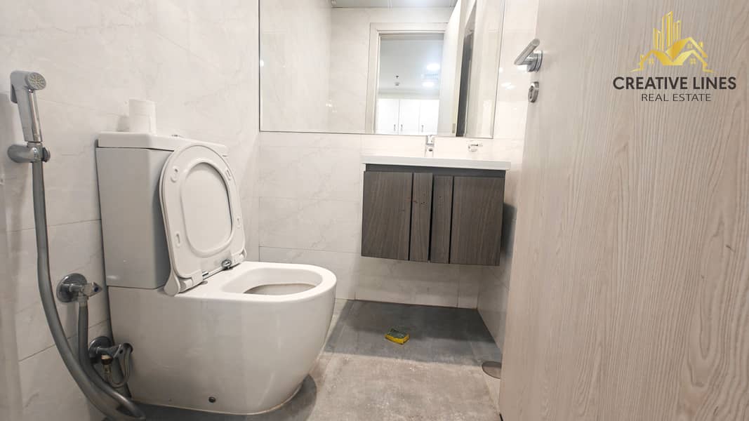 Modern luxury 1Bedroom with road view apartments// All amenities//ready to move// only 75k - Image 7