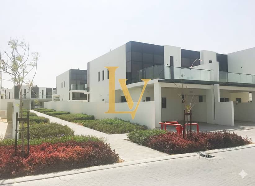 3 BR + Maid | Vacant | Big Plot | Negotiable | End To End Corener