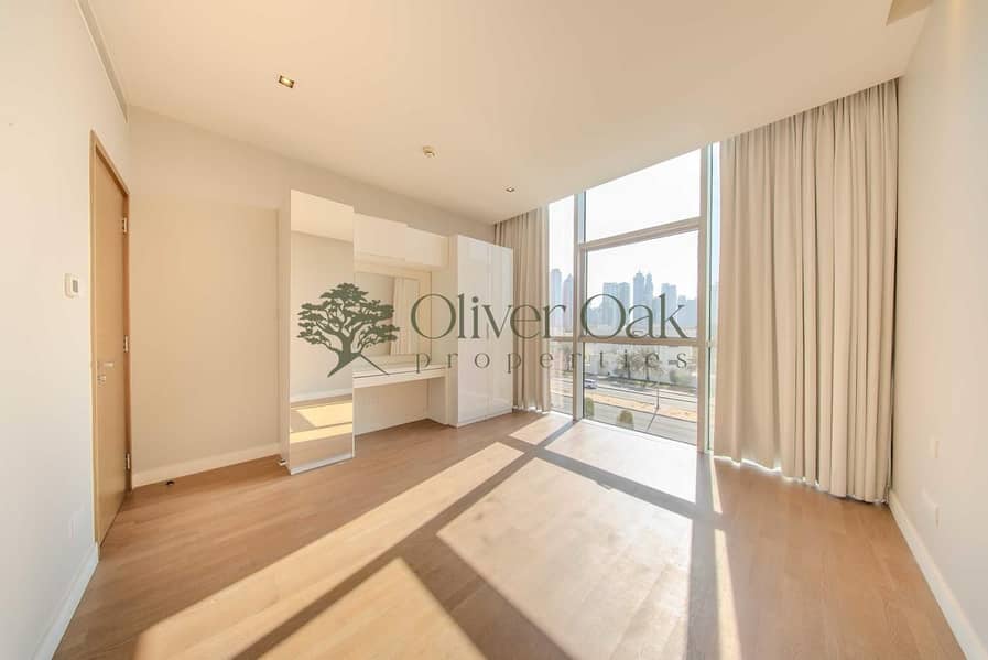 Large Layout | Massive Landscaped Balcony | Modern - Image 18