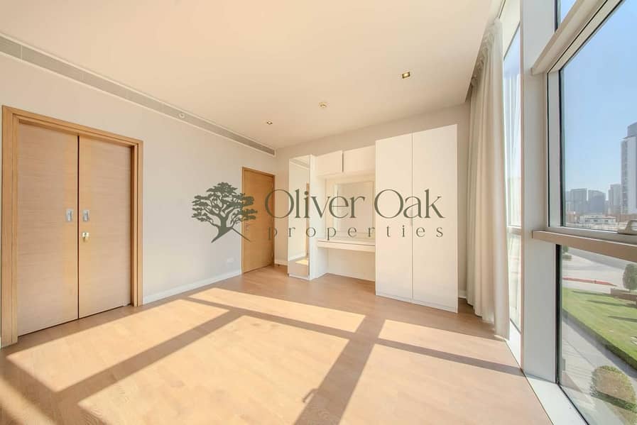 Large Layout | Massive Landscaped Balcony | Modern - Image 19