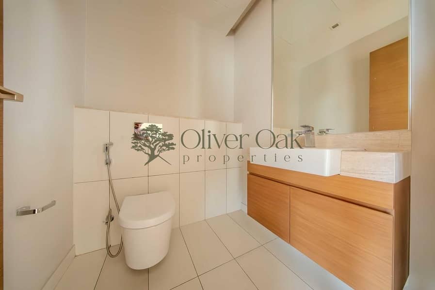 Large Layout | Massive Landscaped Balcony | Modern - Image 25