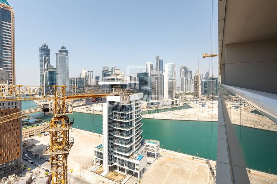 Spacious Layout | High Floor | Upgraded Unit