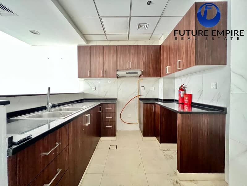 Huge 1bhk | Spacious Unit | Prime Location - Image 8