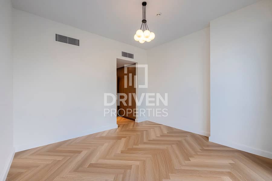 Corner Unit | Full Canal and Burj Khalifa View - Image 12