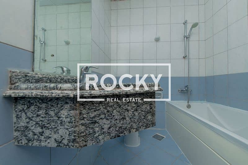 1 B/R Central AC Apt with Pool, Gym & Sauna & Parking - Image 17