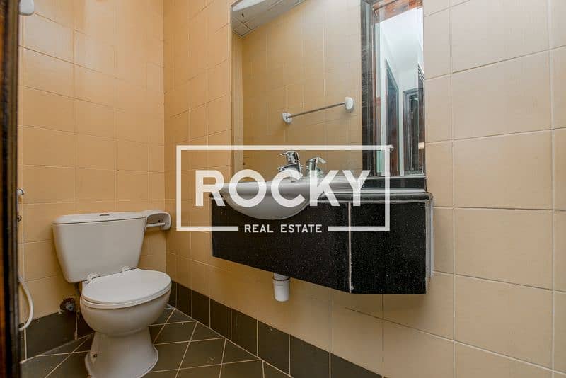 1 B/R Central AC Apt with Pool, Gym & Sauna & Parking - Image 18