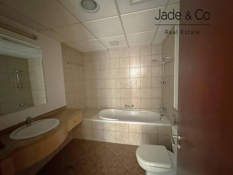 Community Expert | 1 BHK | Vacant on Transfer - Image 12