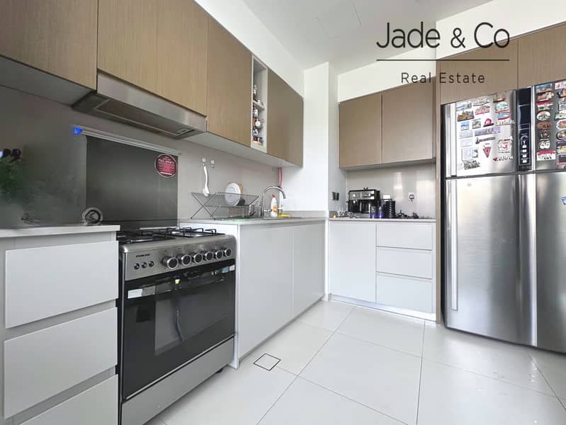 Prime Location | Well Maintained | Vacant - Image 6